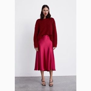 NWOT Zara Fuchsia satin skirt